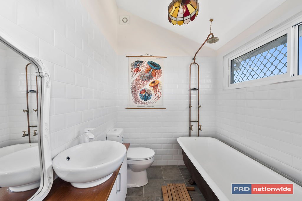 19 Frances Street COFFS HARBOUR 21