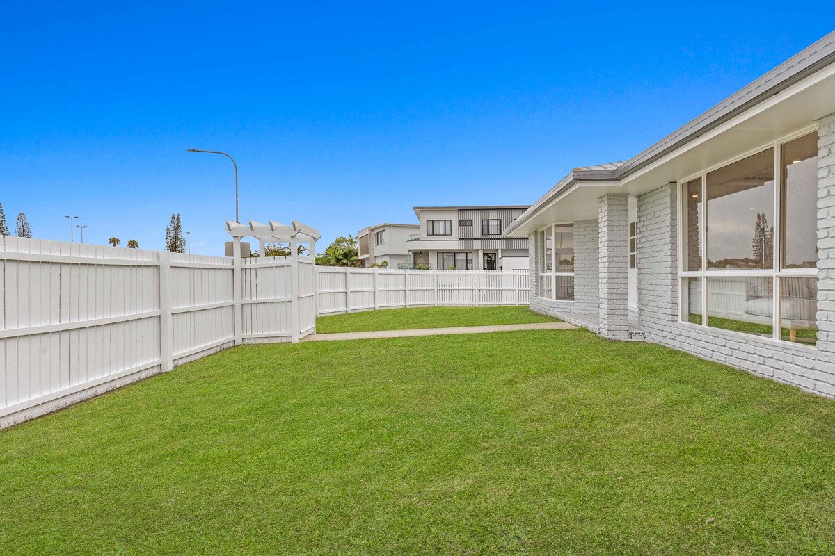 19 Galeen Drive Burleigh Waters 3