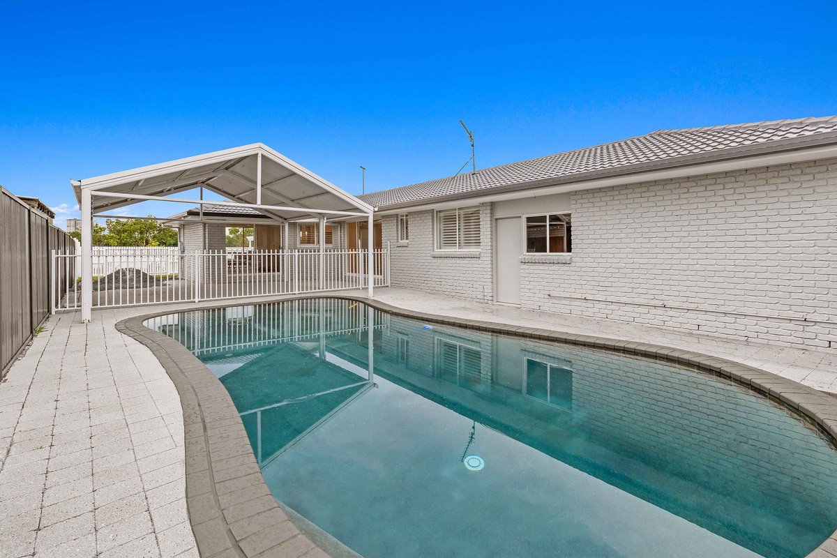 19 Galeen Drive Burleigh Waters 4