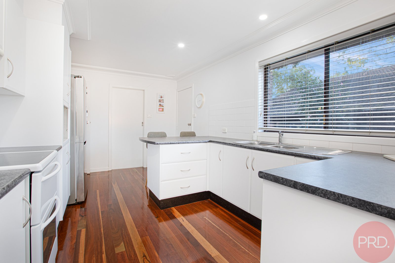 19 Galway Crescent METFORD 7