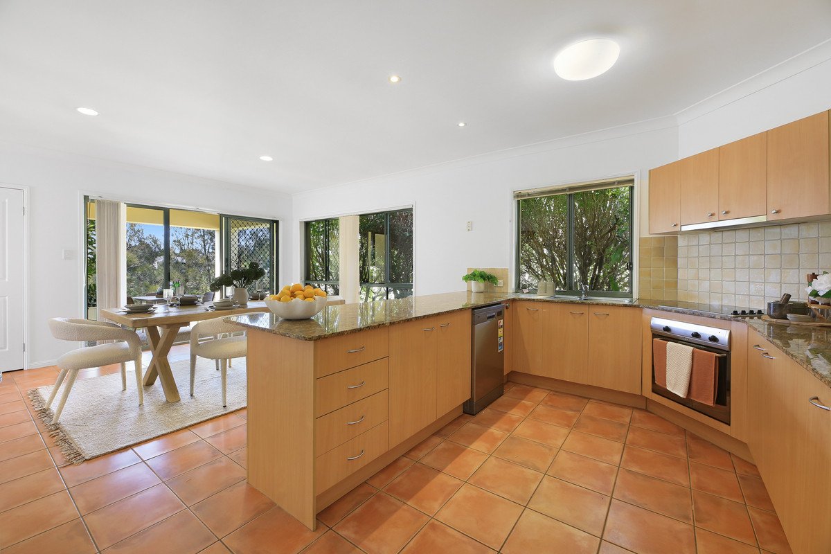 19 Gardendale Crescent Burleigh Waters 6