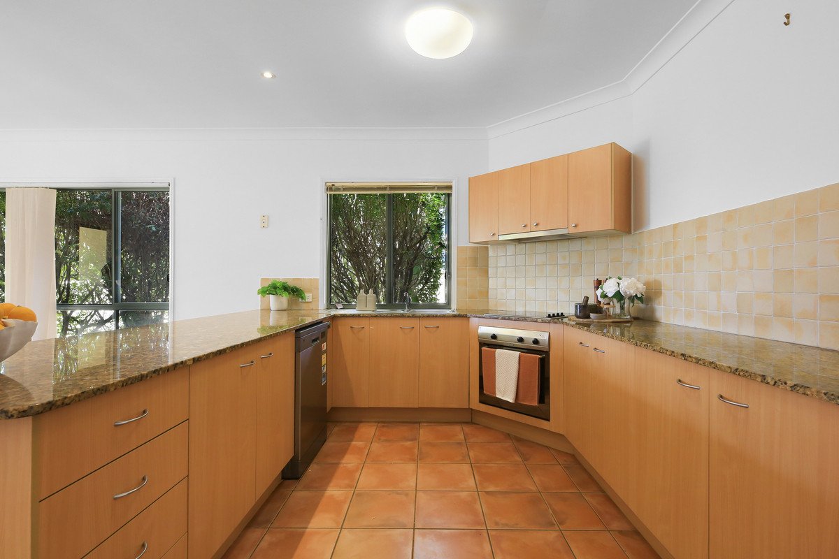 19 Gardendale Crescent Burleigh Waters 7