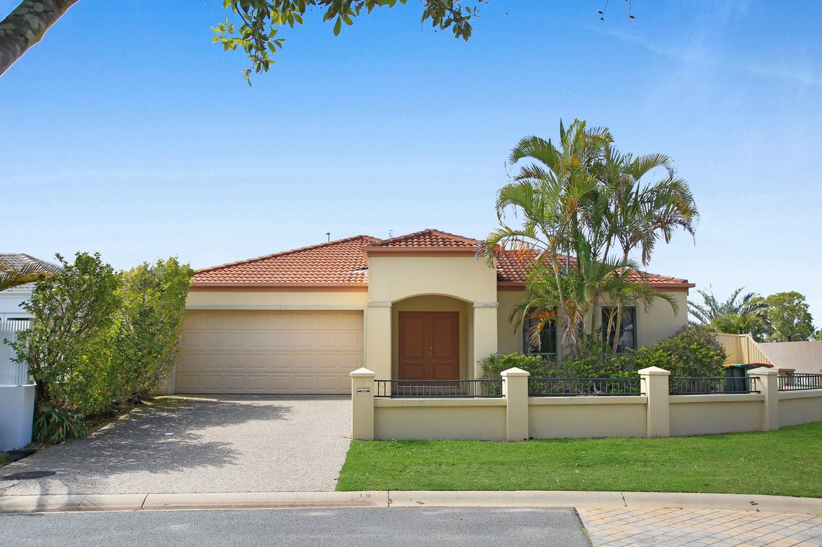 19 Gardendale Crescent Burleigh Waters 16
