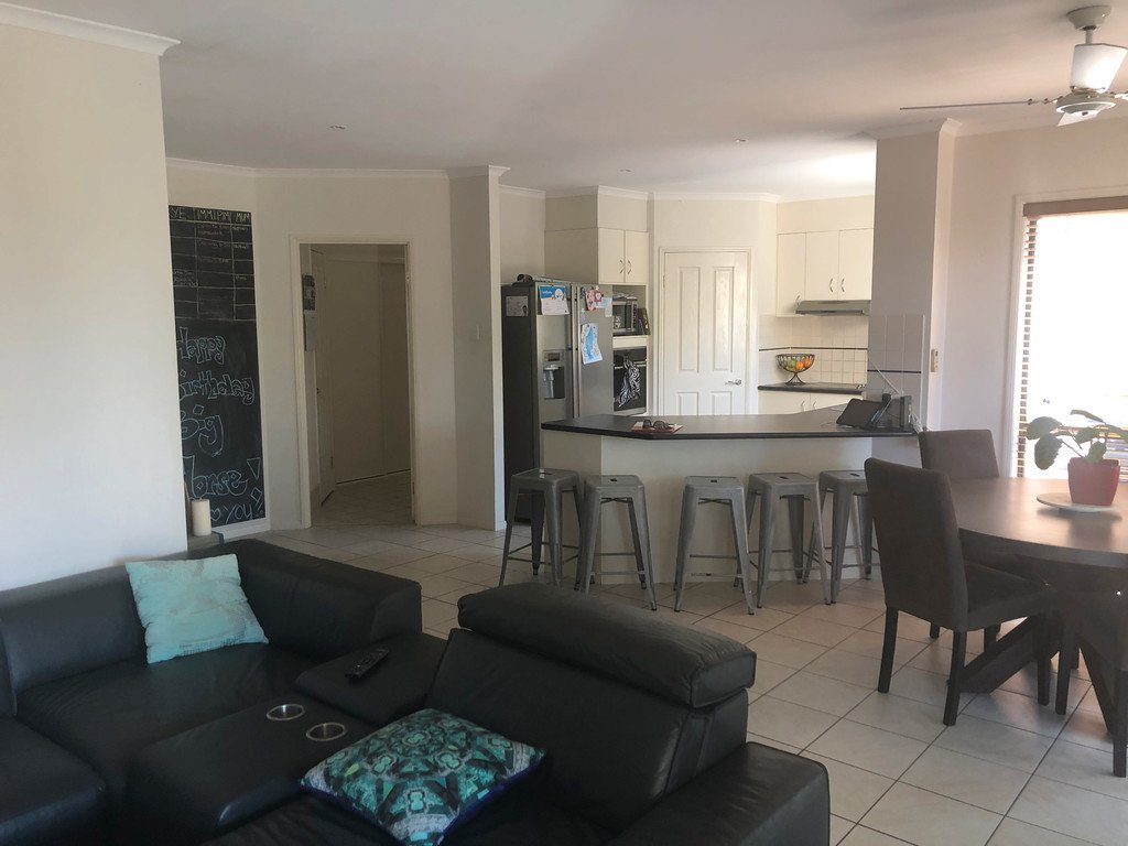 19 Gerona Circuit VARSITY LAKES 3