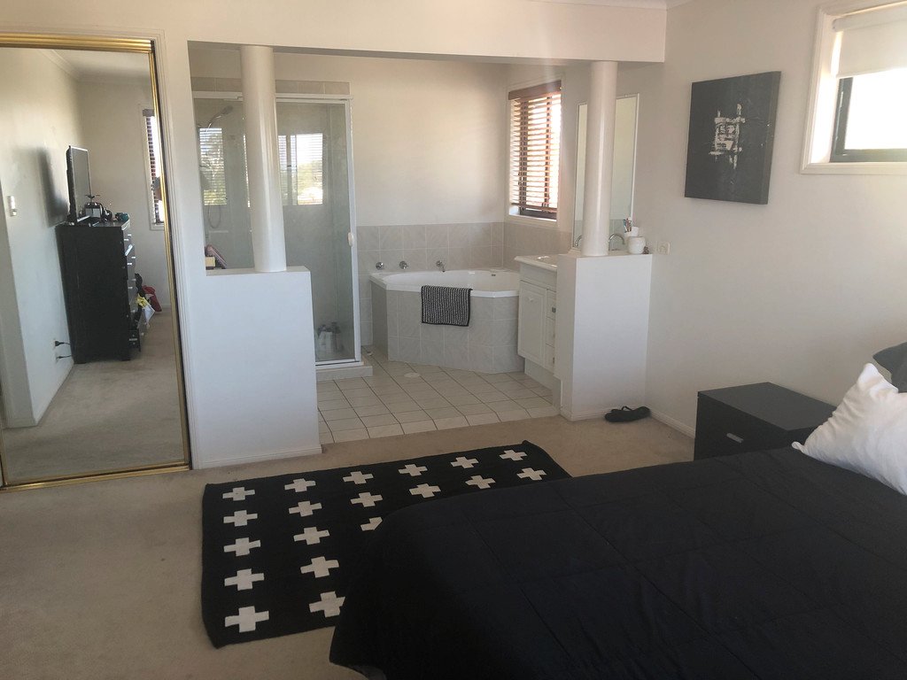 19 Gerona Circuit VARSITY LAKES 5