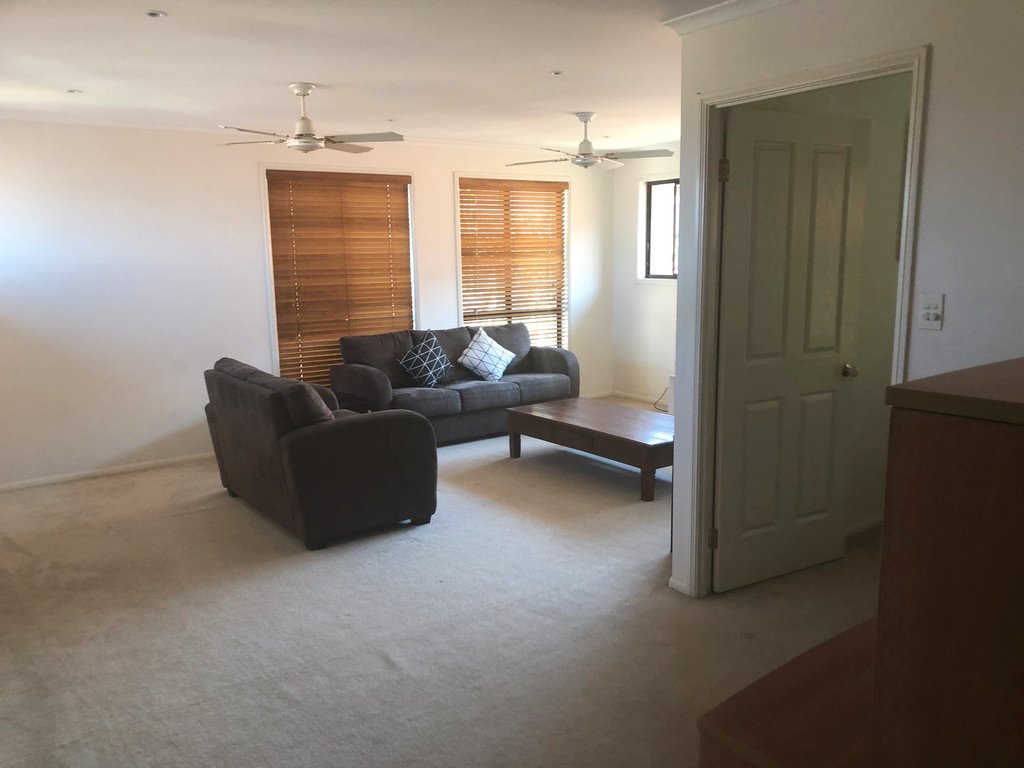 19 Gerona Circuit VARSITY LAKES 6