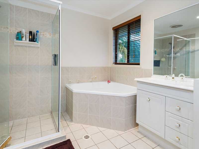 19 Gerona Circuit VARSITY LAKES 7