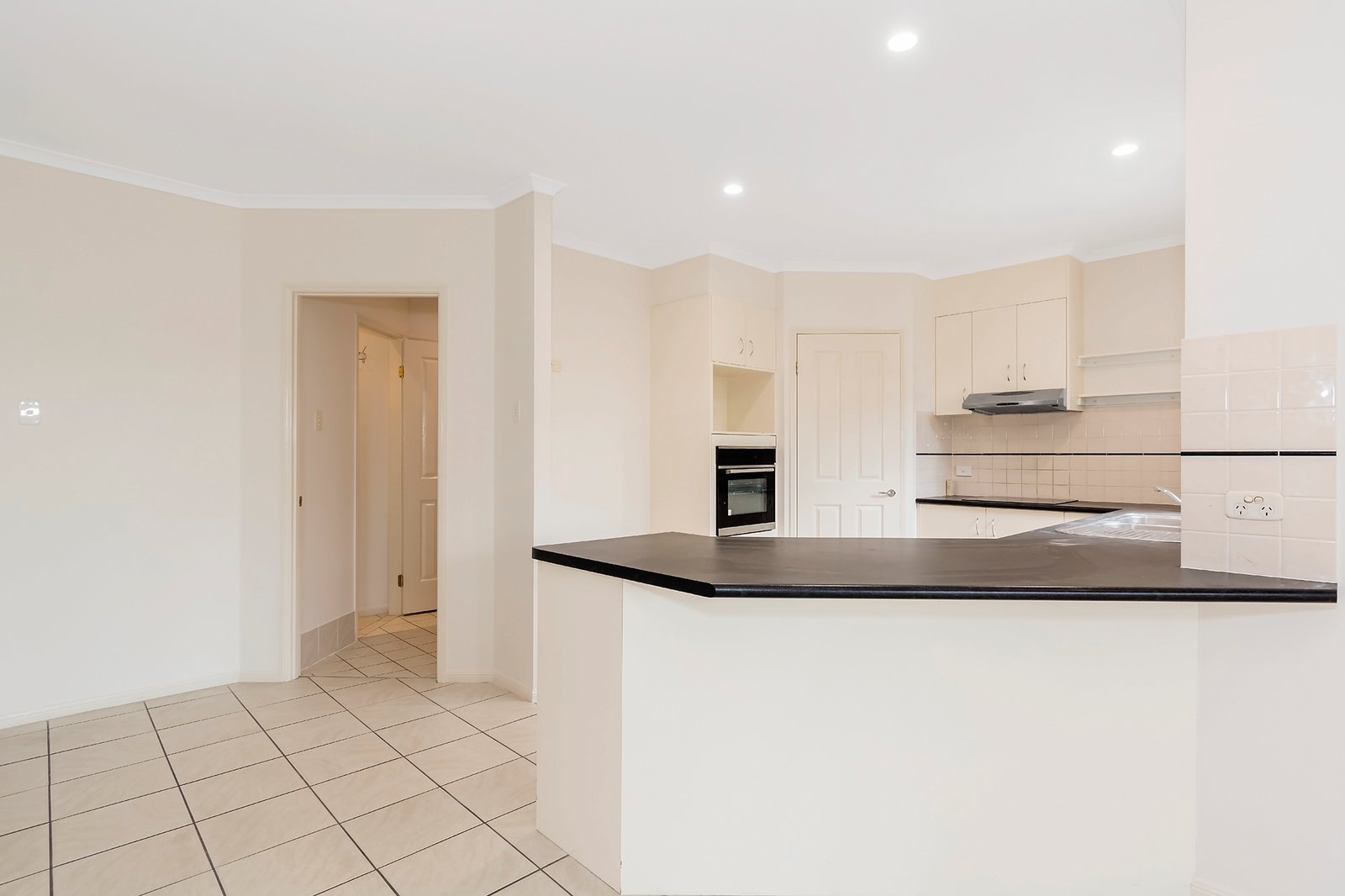 19 Gerona Circuit VARSITY LAKES 3