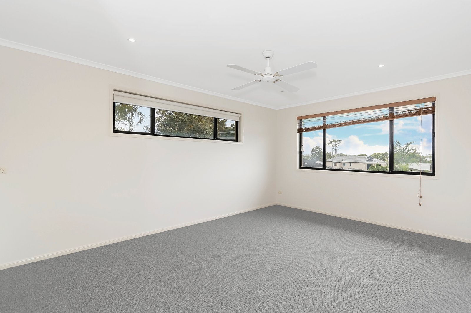 19 Gerona Circuit VARSITY LAKES 8