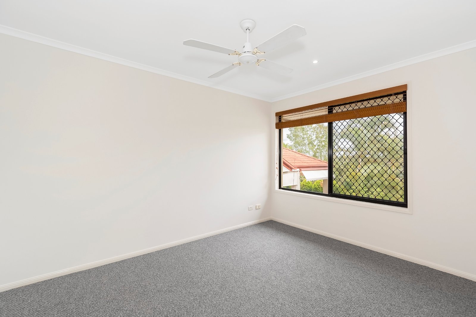 19 Gerona Circuit VARSITY LAKES 9