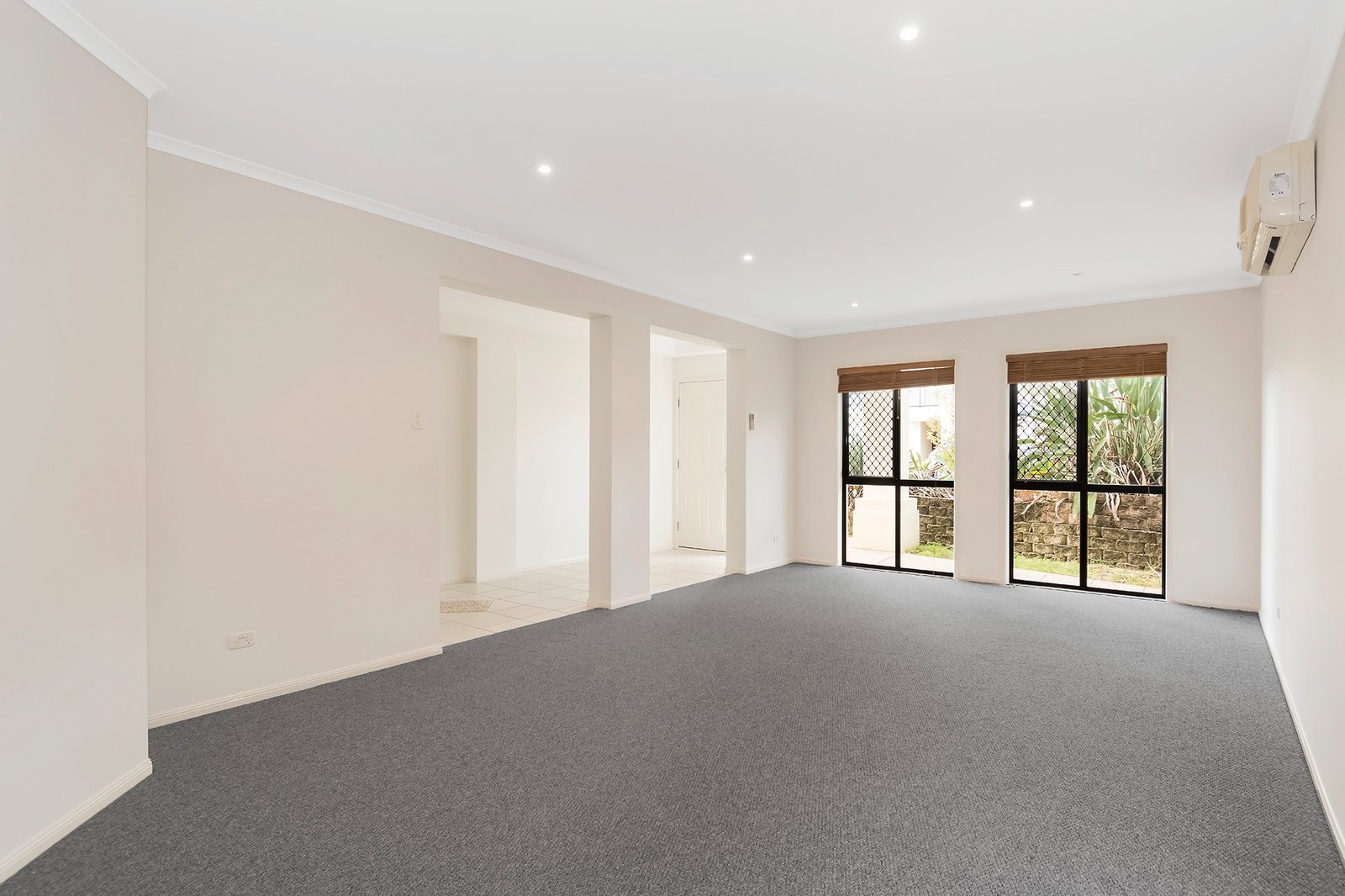 19 Gerona Circuit VARSITY LAKES 10