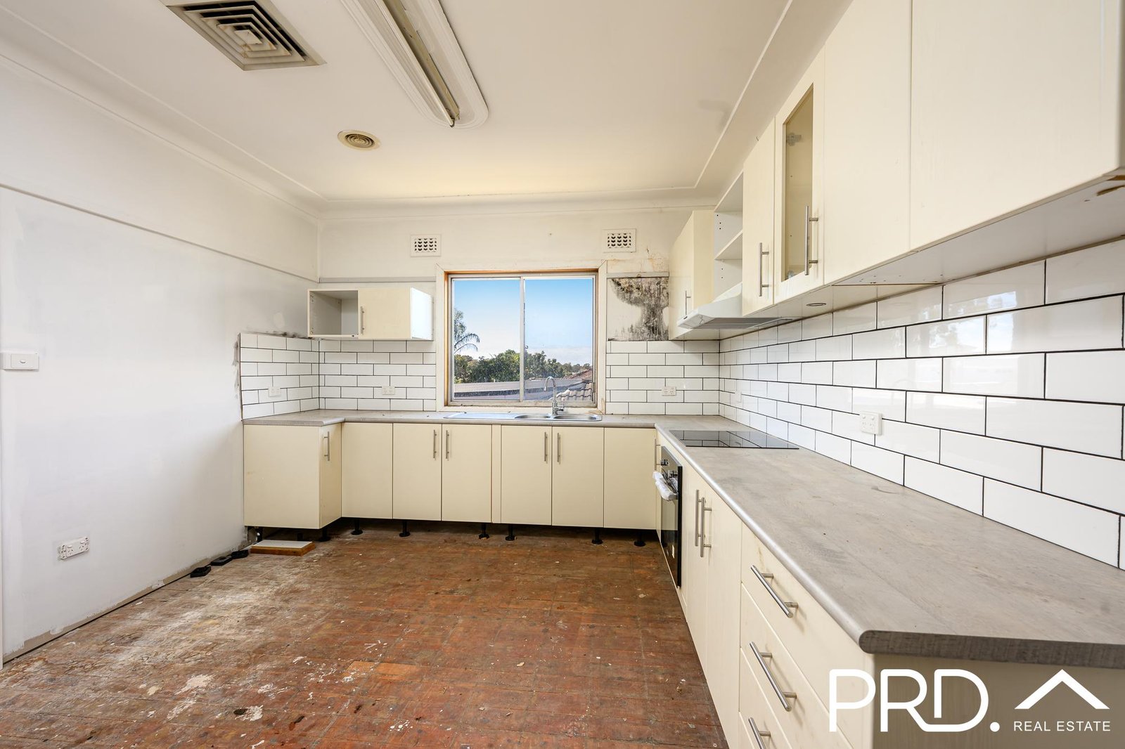 19 Glencorse Avenue MILPERRA 4
