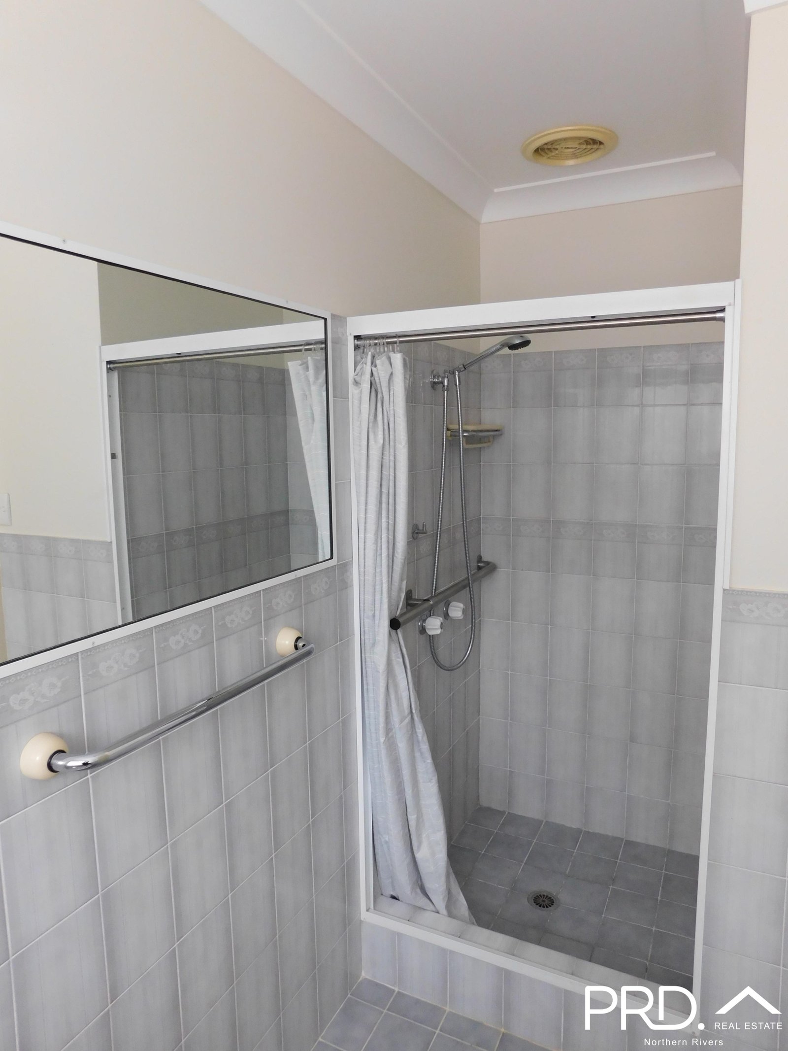 19 Graeme Avenue GOONELLABAH 11