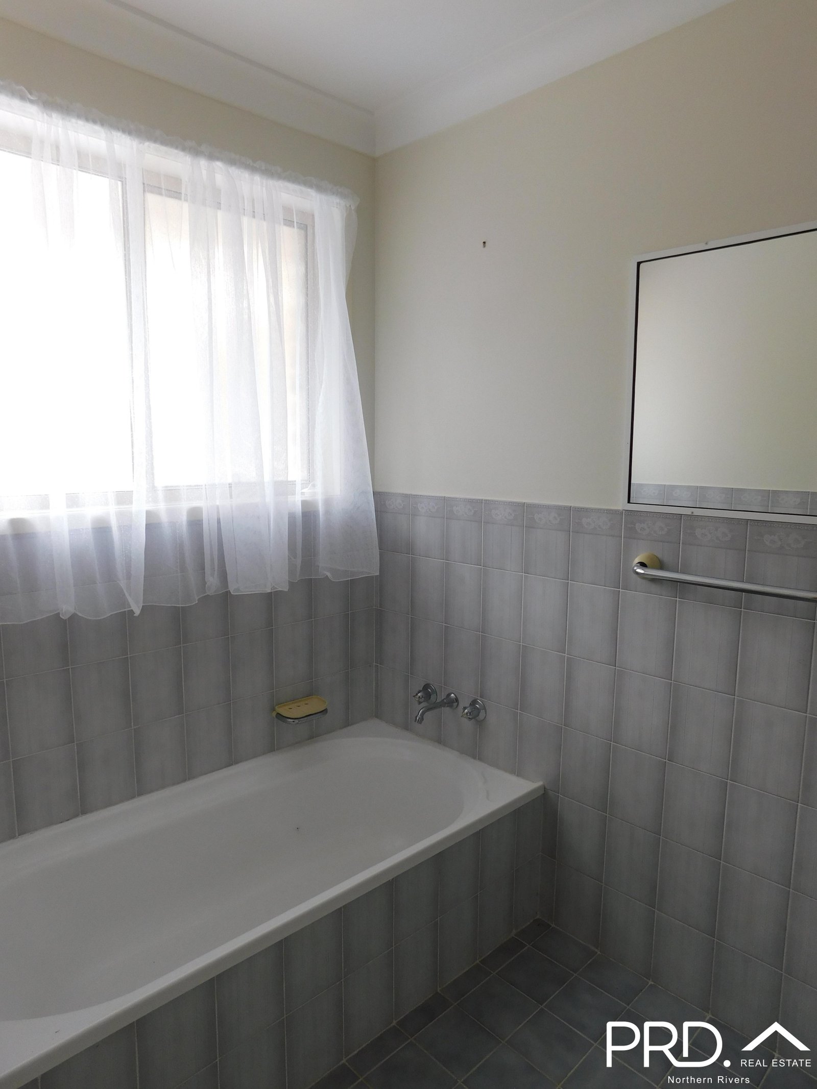 19 Graeme Avenue GOONELLABAH 12