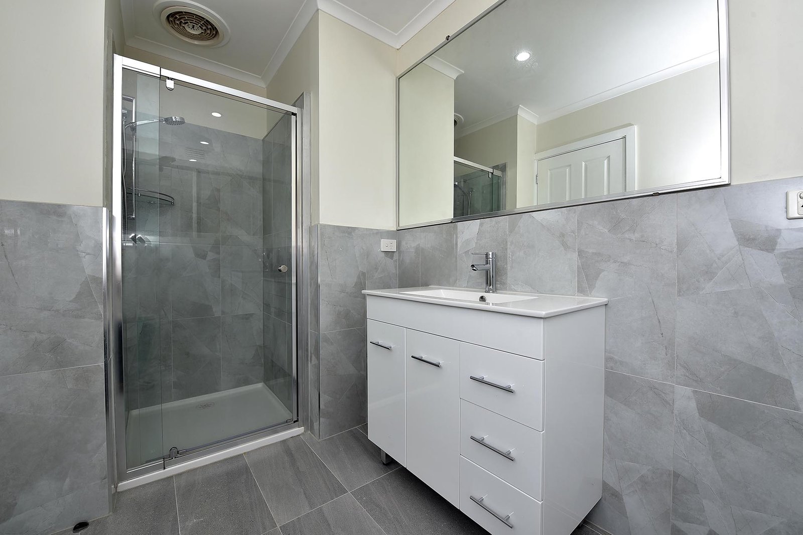 Gallery: 1/9 Grayling Crescent