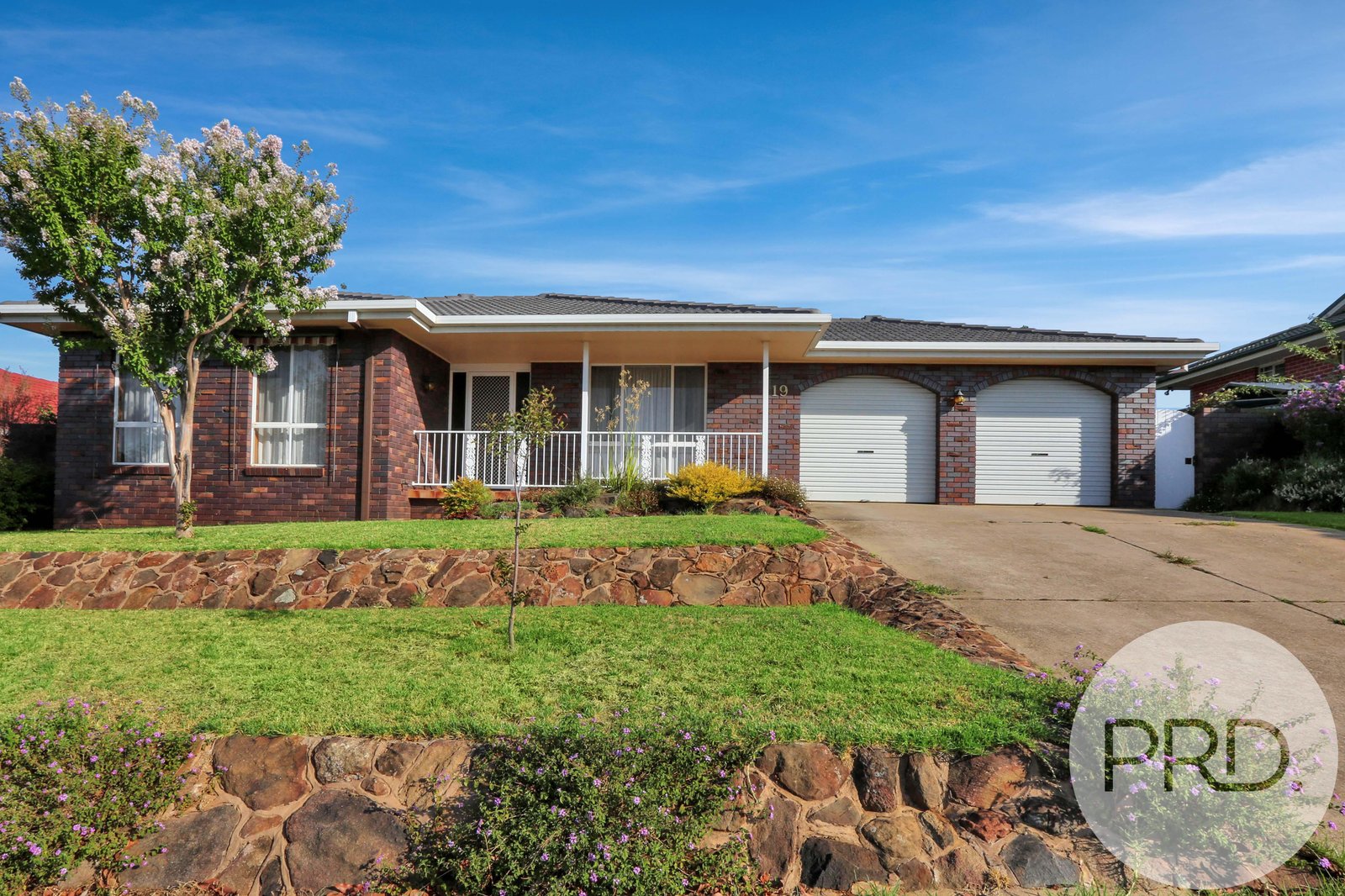 19 Hamilton Valley Court LAVINGTON 1