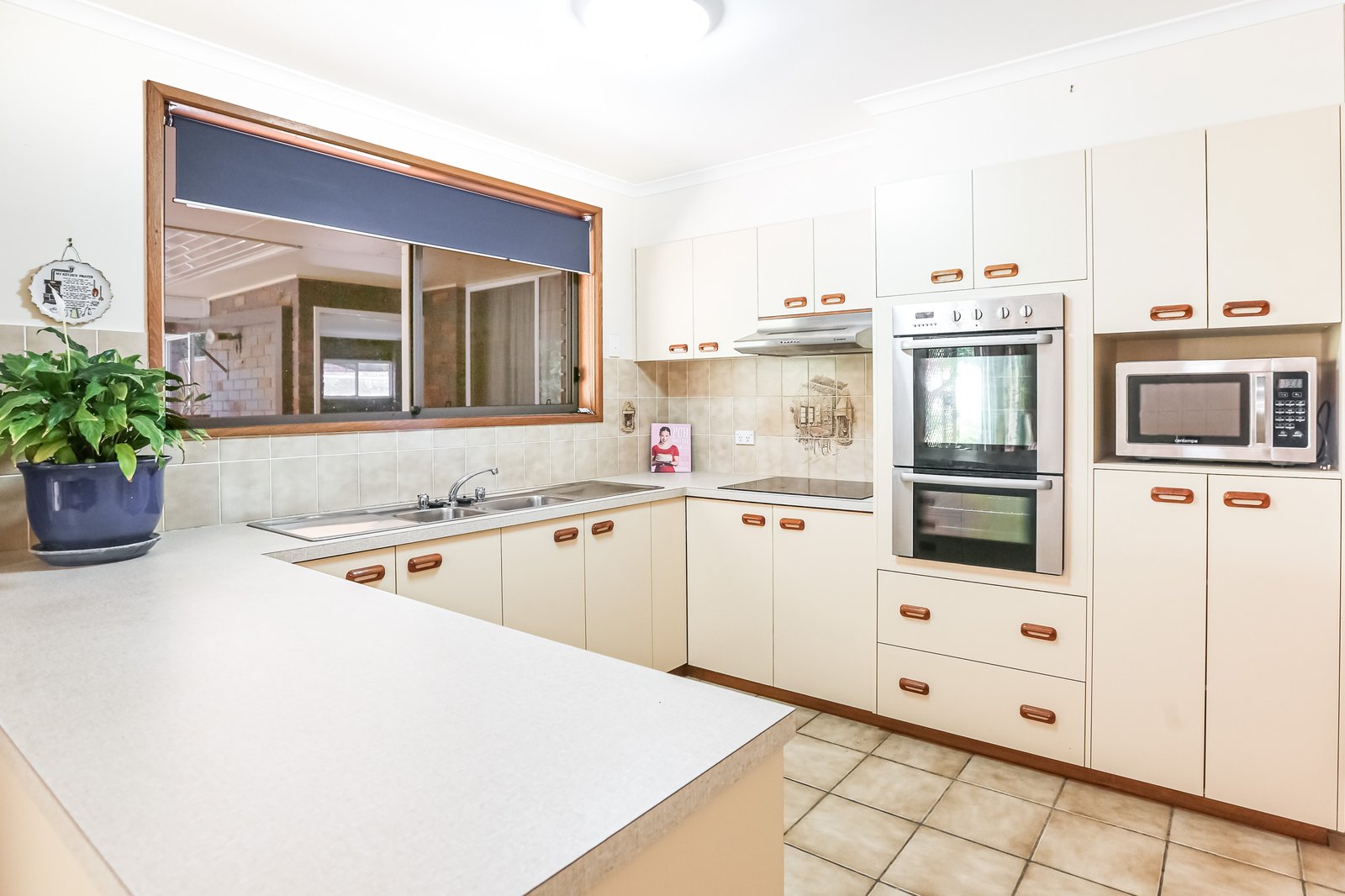 19 Hamilton Valley Court LAVINGTON 3