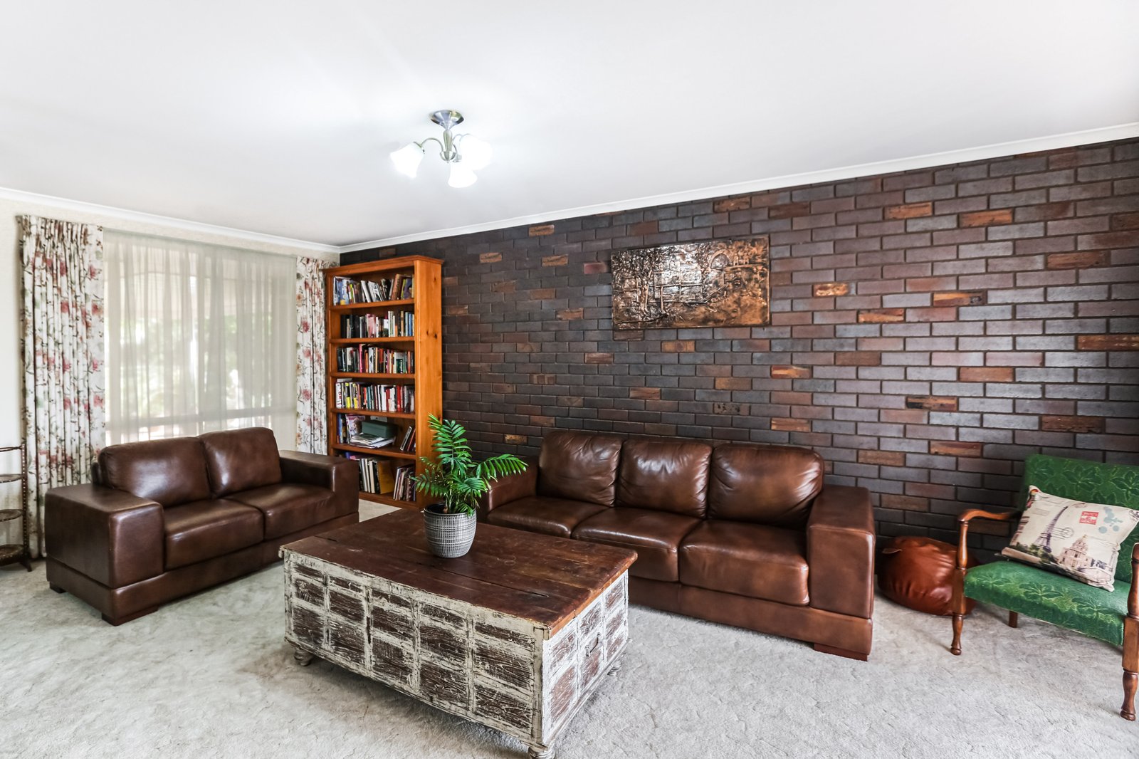 19 Hamilton Valley Court LAVINGTON 7