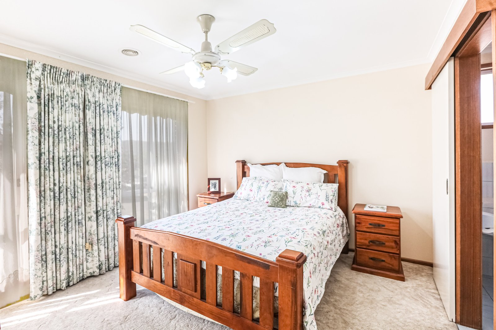 19 Hamilton Valley Court LAVINGTON 9