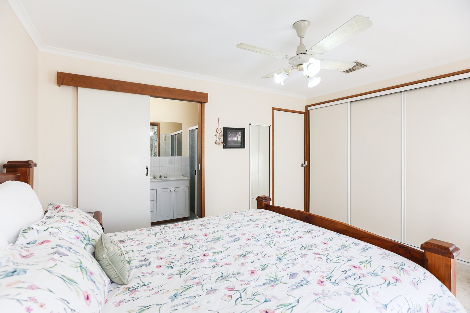 19 Hamilton Valley Court LAVINGTON 10