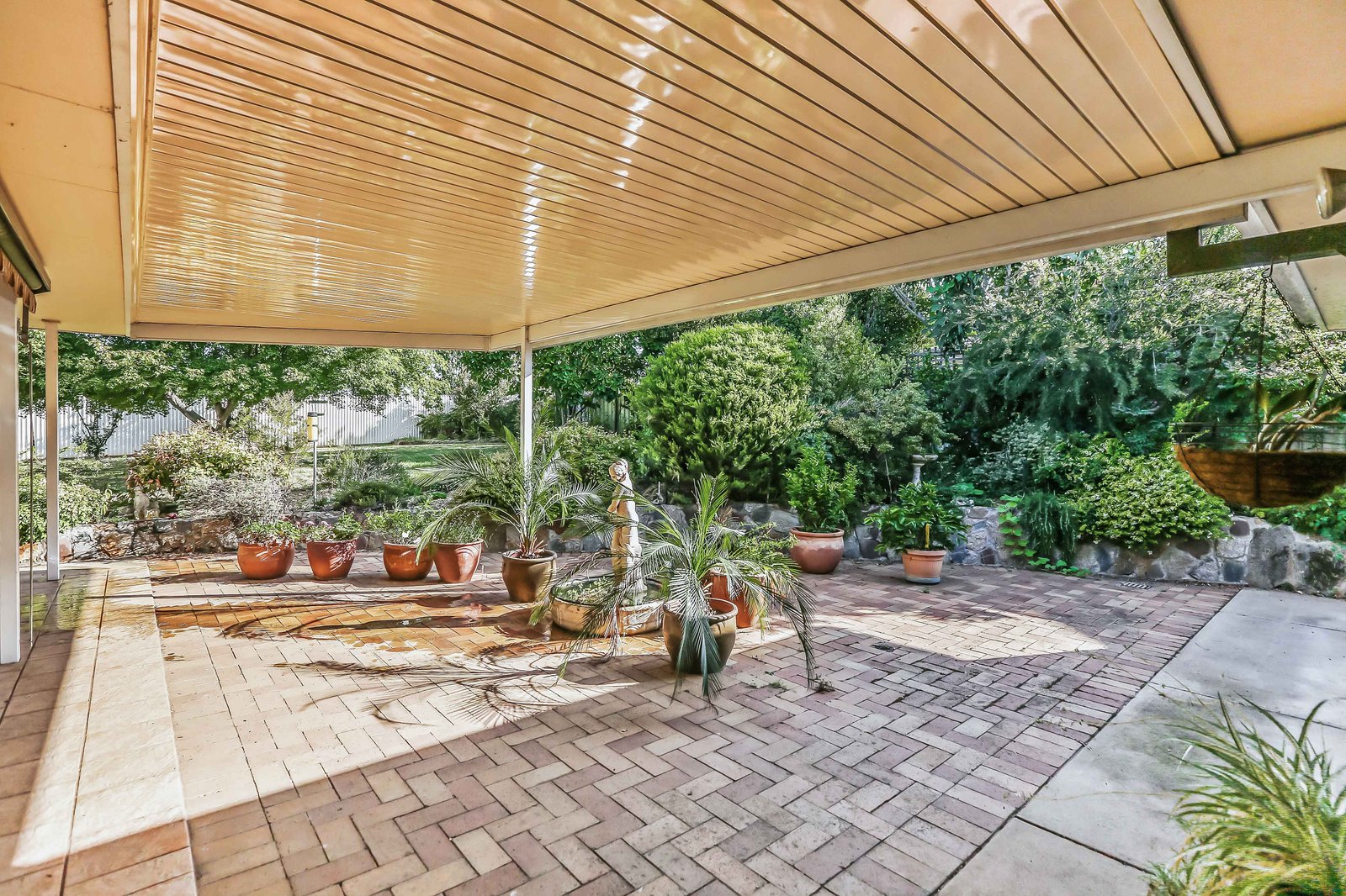 19 Hamilton Valley Court LAVINGTON 15