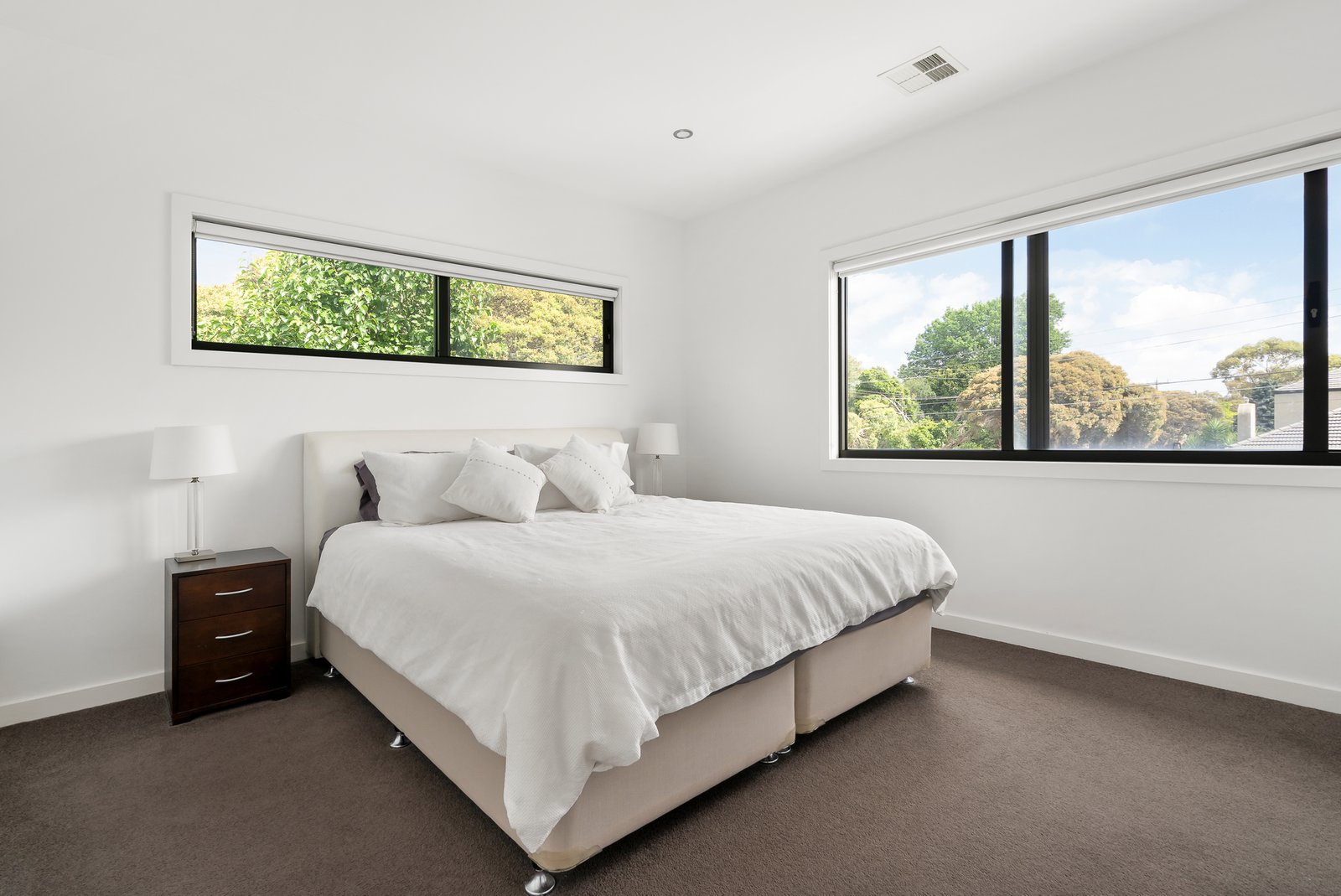 Gallery: 19 Hansen Street Street