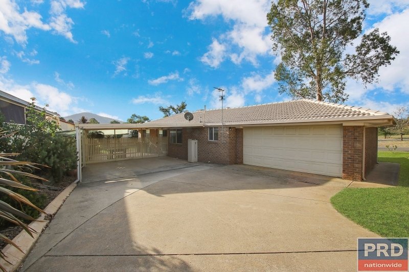 19 Hartigan Street THURGOONA 2