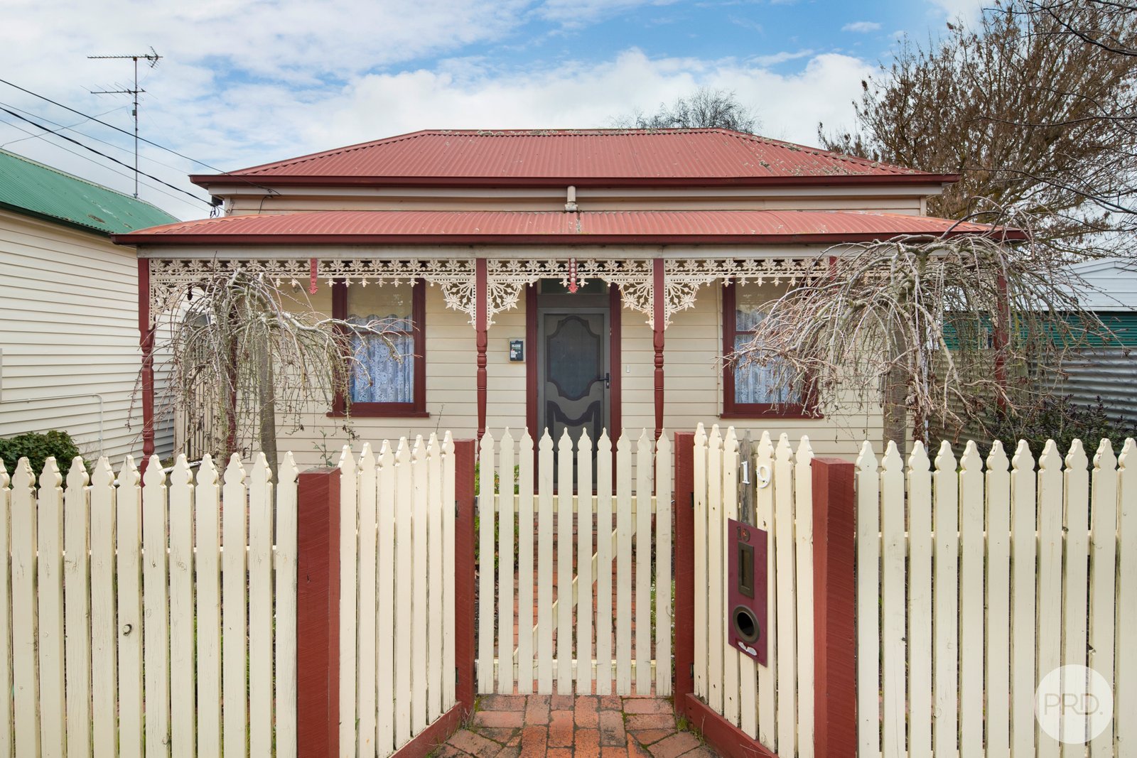 19 Haymes Crescent GOLDEN POINT 2