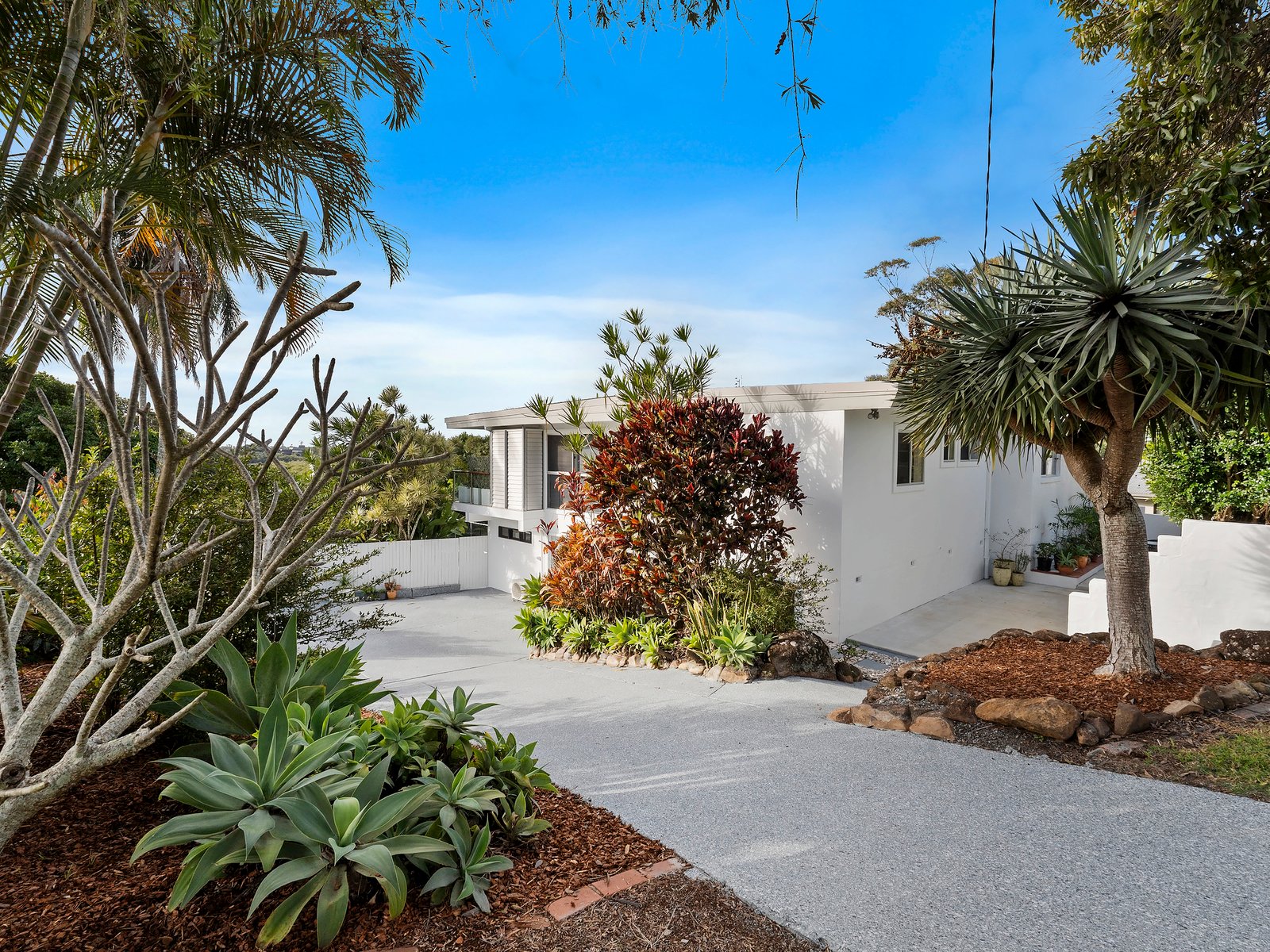 19 Hibiscus Parade BANORA POINT 4