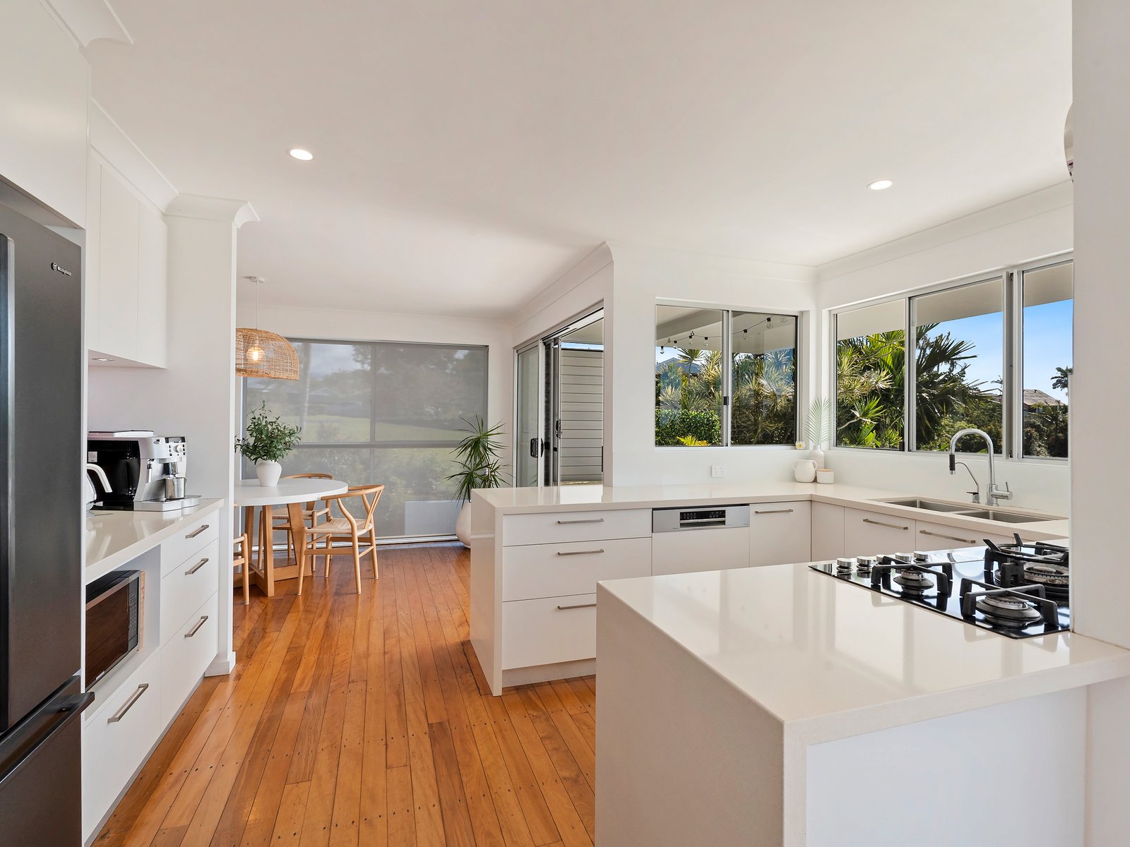 19 Hibiscus Parade BANORA POINT 13
