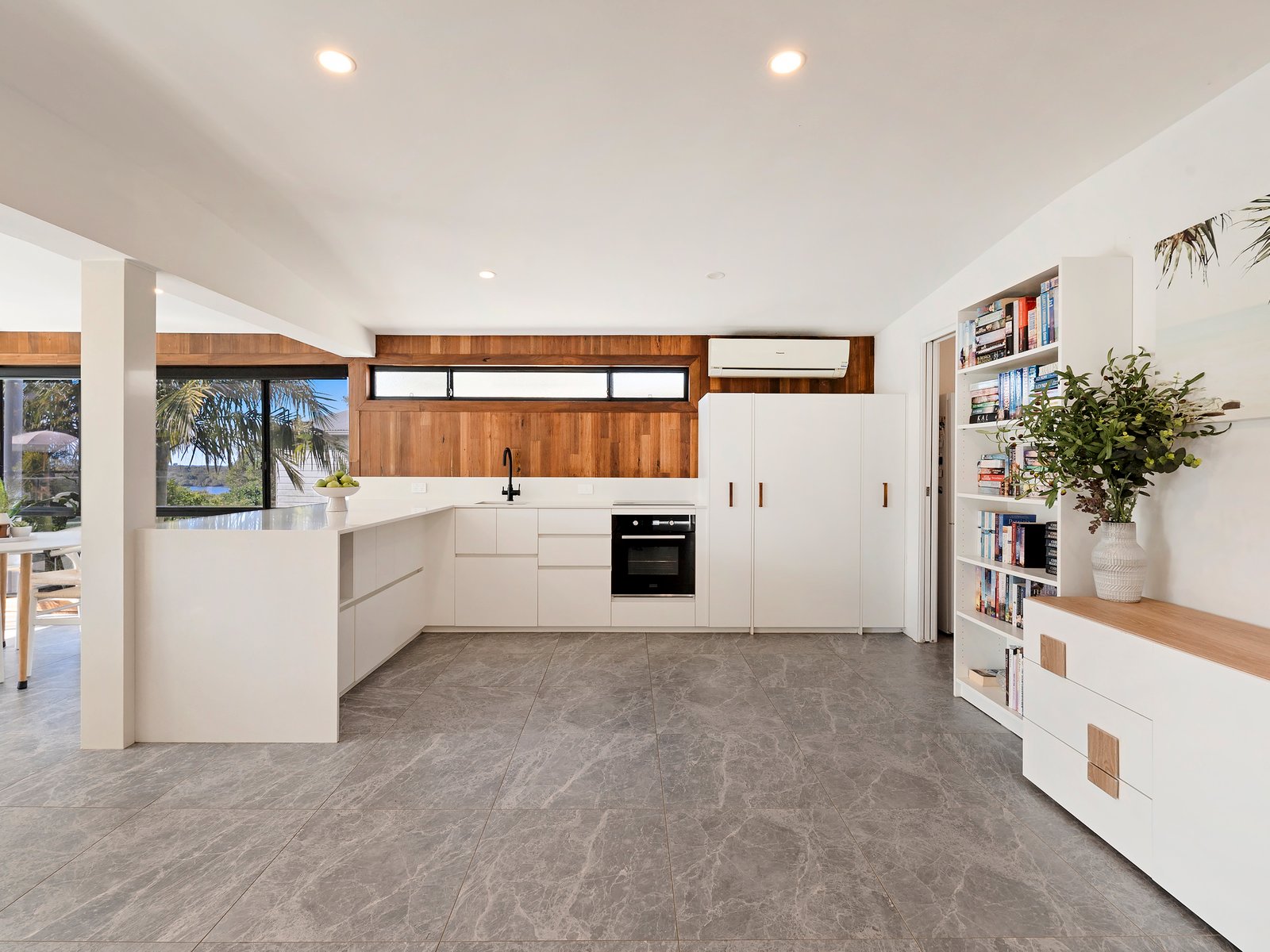 19 Hibiscus Parade BANORA POINT 14