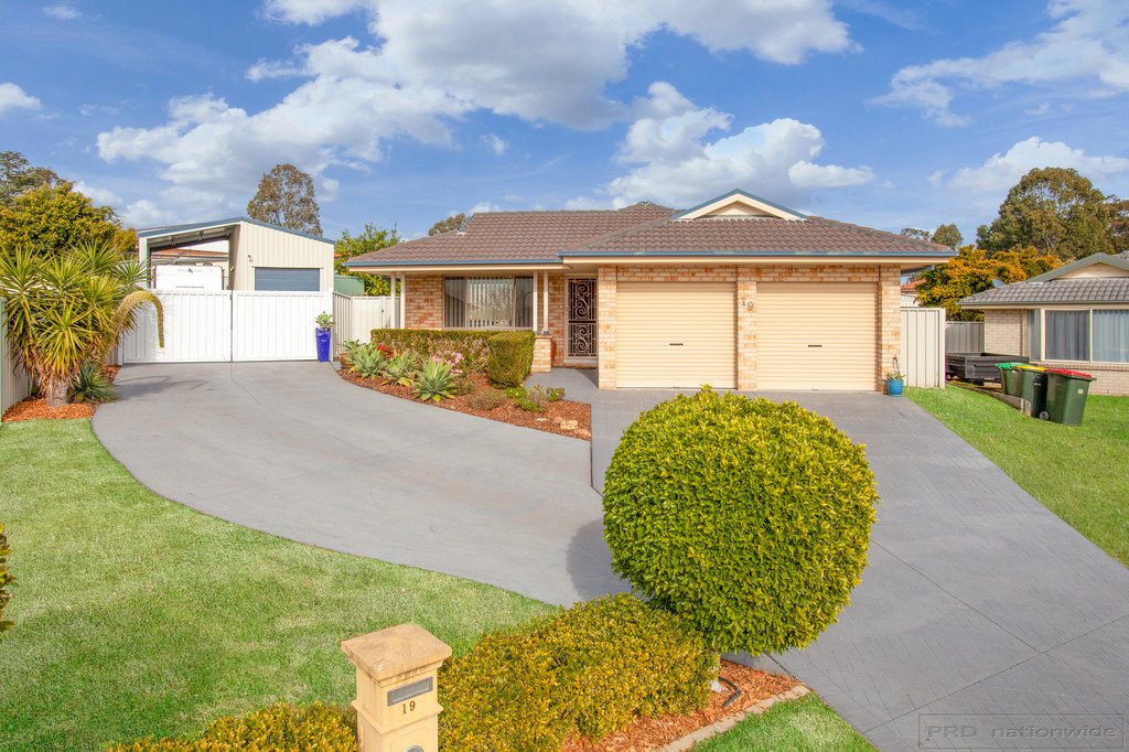 19 Holliday Close RUTHERFORD 1