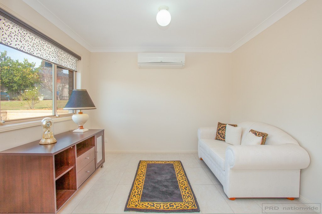 19 Holliday Close RUTHERFORD 19