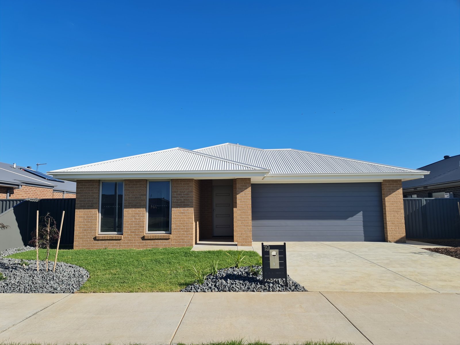 19 Hollioake Drive LUCAS 1
