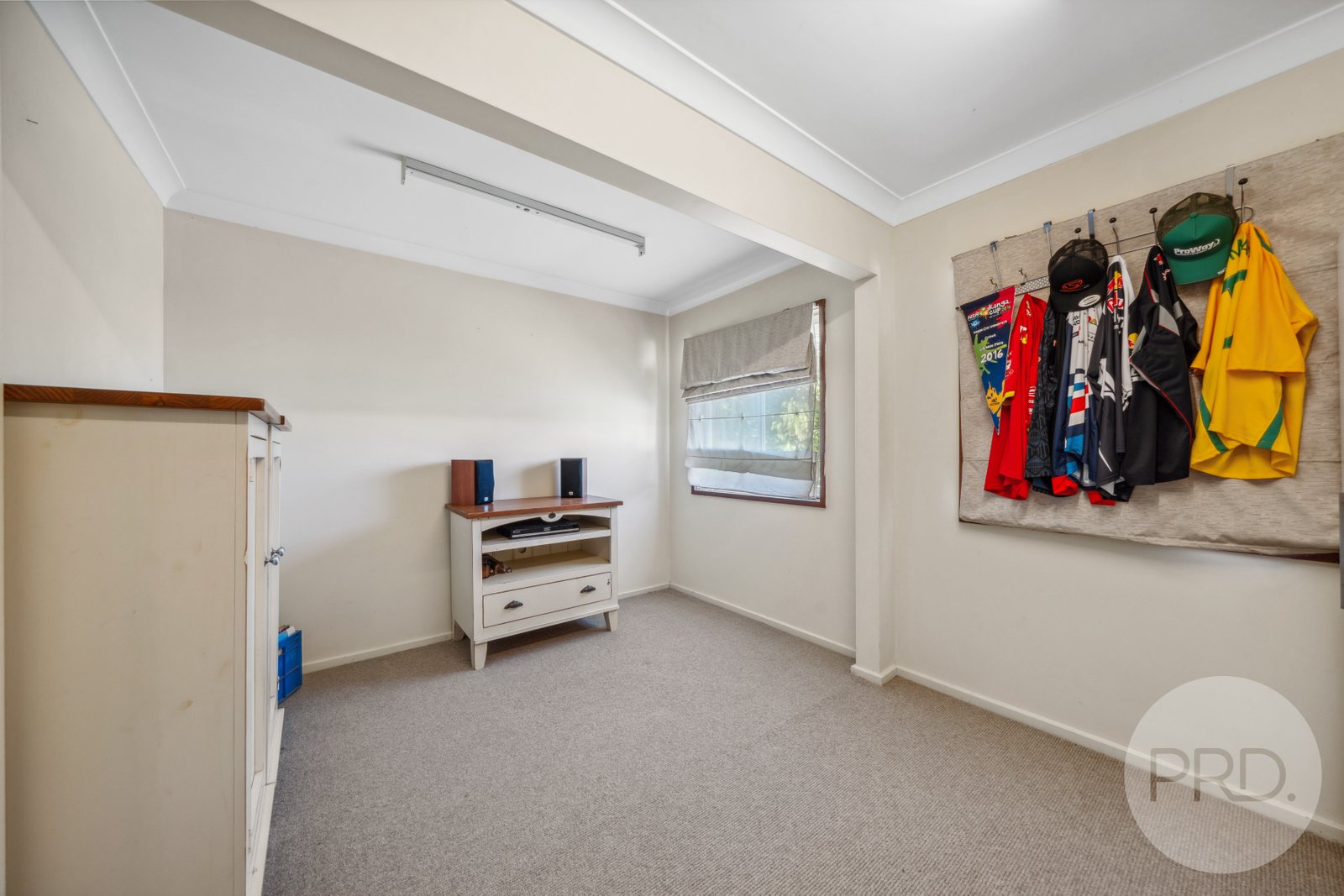 19 Holloway Street TOLLAND 13