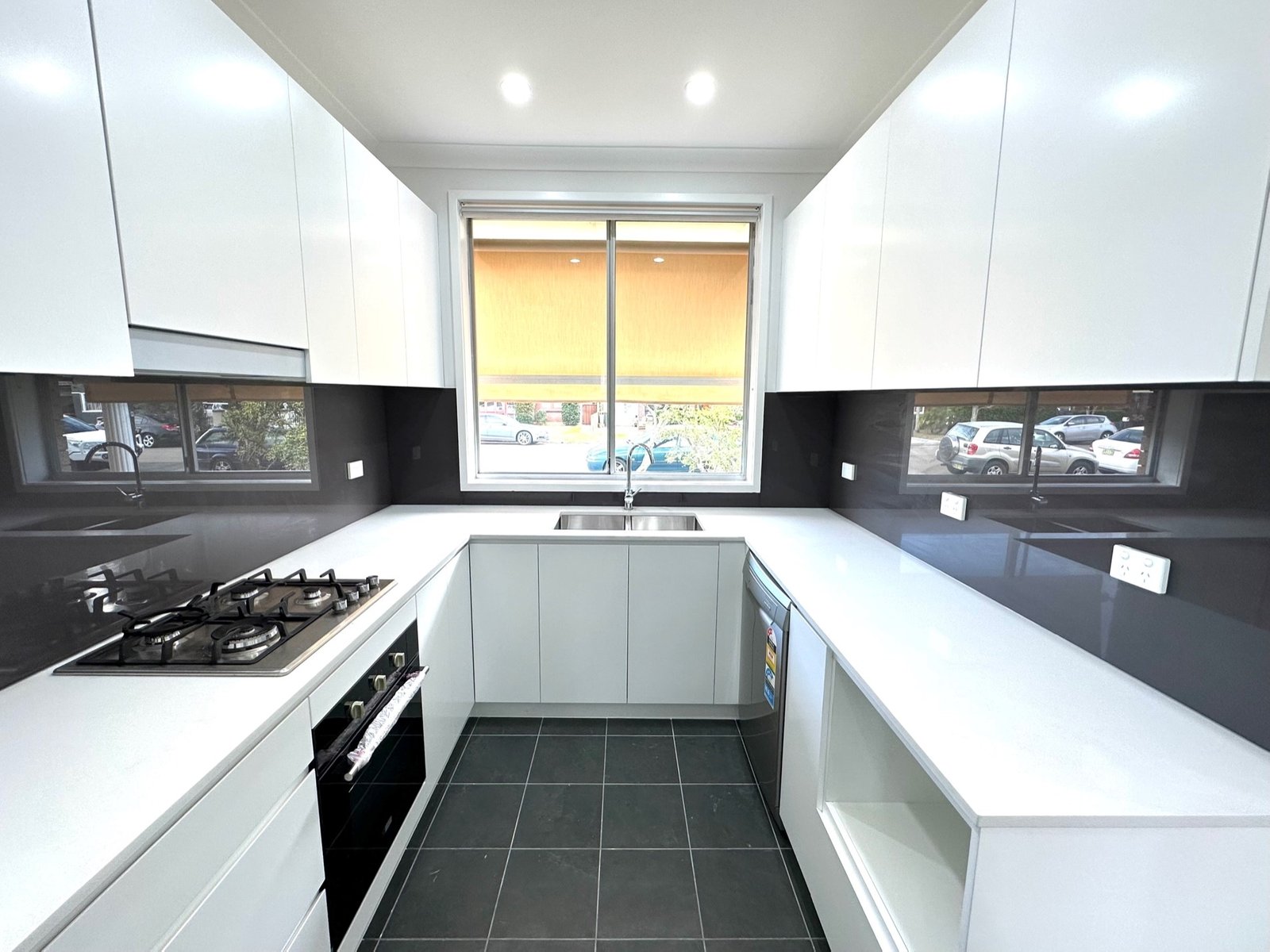 1/9 Horbury Street SANS SOUCI 2