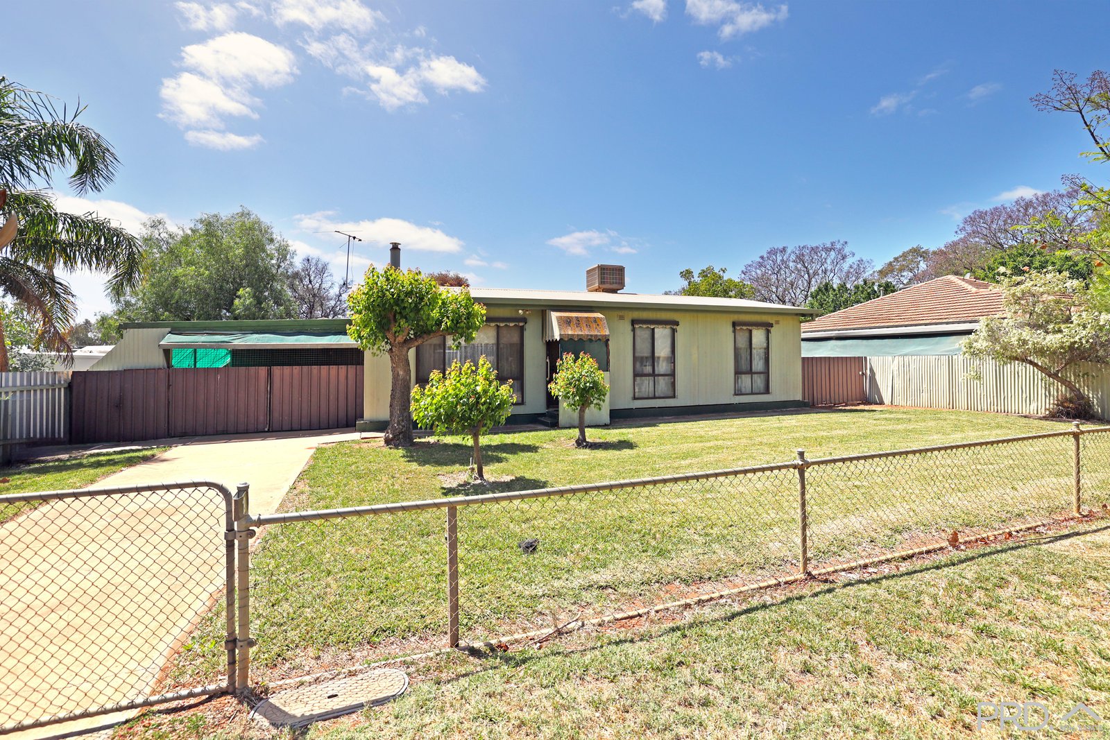 19 Hume Street DARETON 1