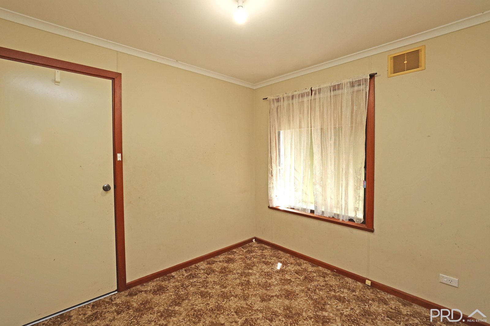 19 Hume Street DARETON 4