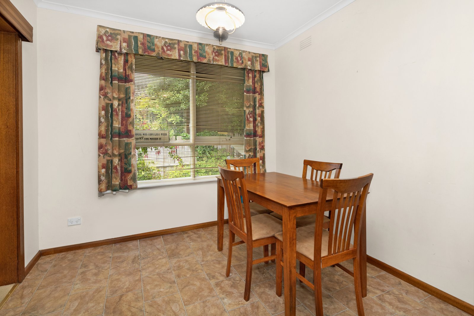 19 Ivanhoe Street WENDOUREE 4