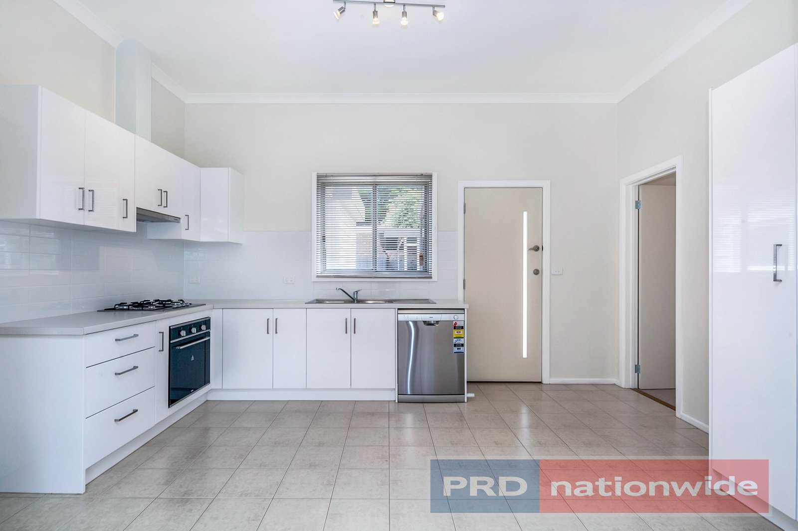 19 James Street GOLDEN POINT 4