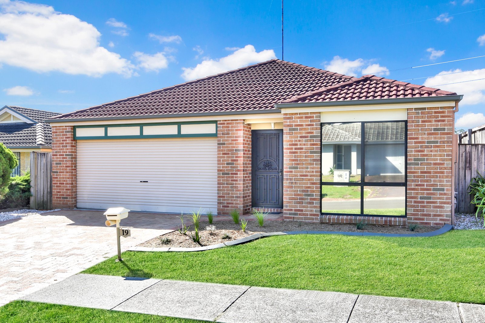 19 Karara Avenue HORSLEY 1