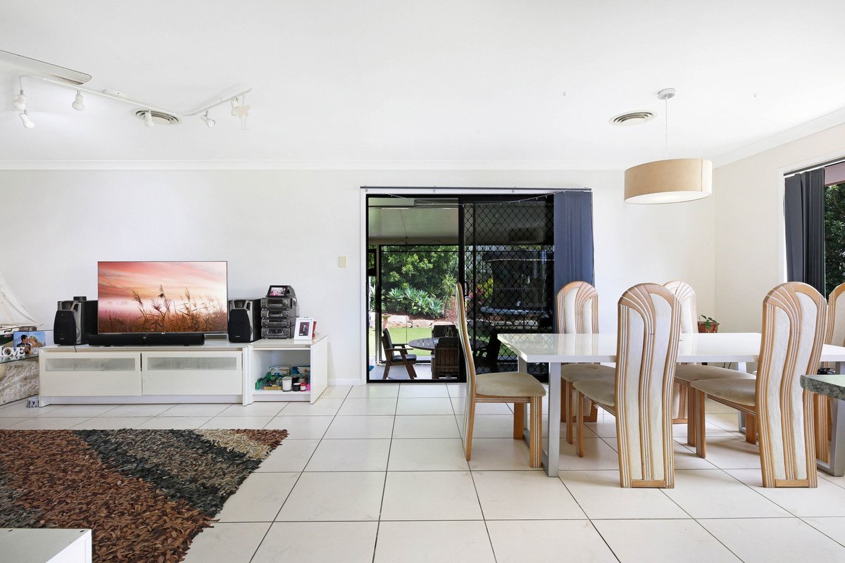 19 Kauri Pine Street Reedy Creek 9