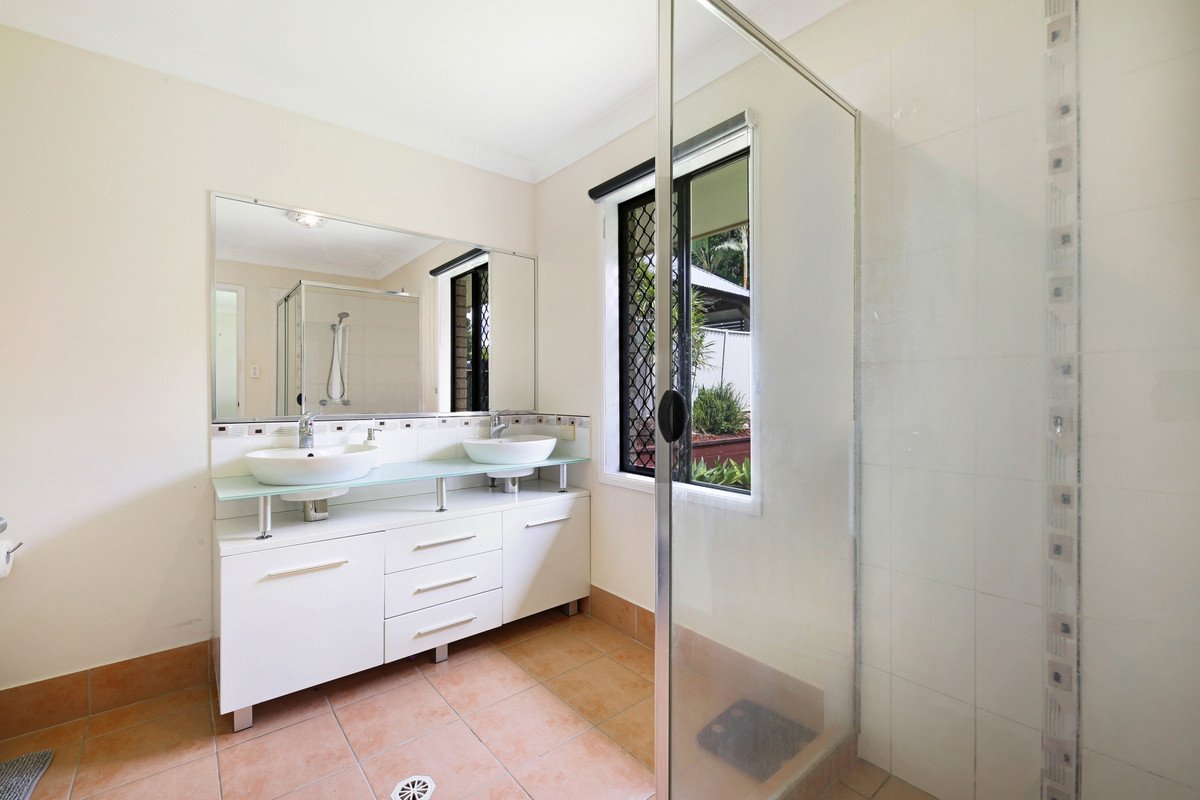 19 Kauri Pine Street Reedy Creek 12