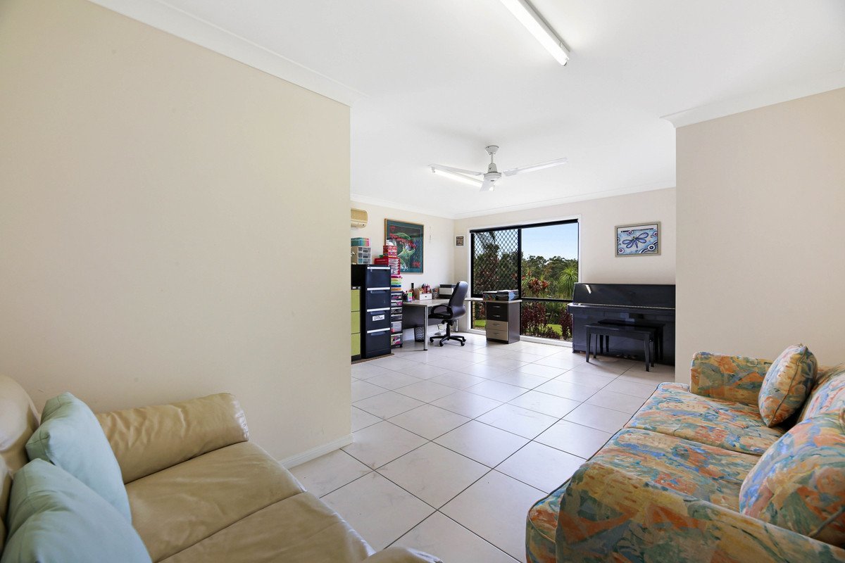 19 Kauri Pine Street Reedy Creek 14