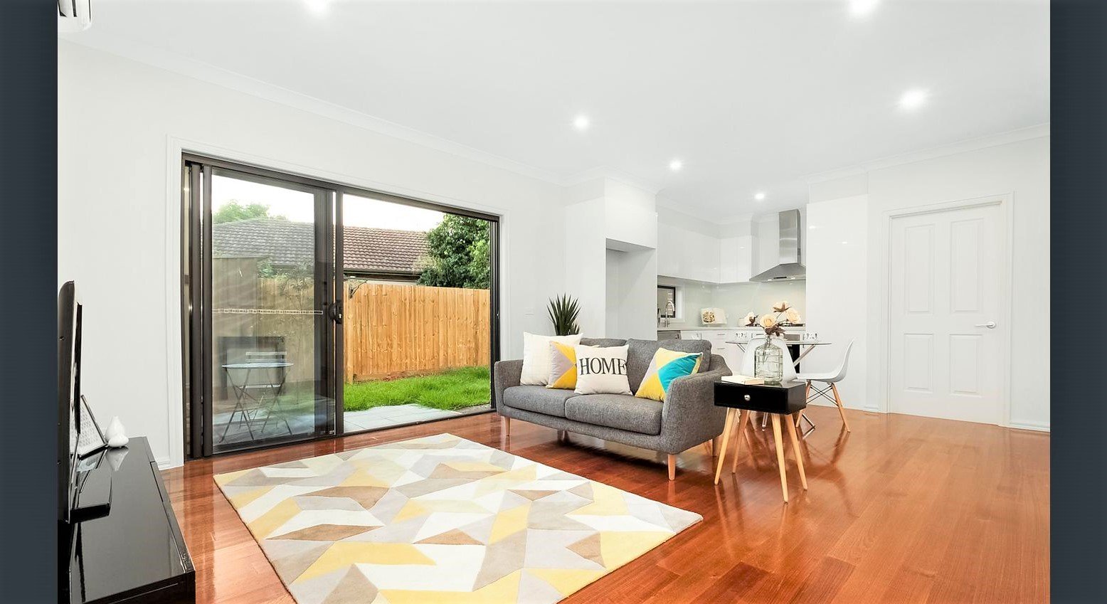 Gallery: 1/9 Kaybrook Court