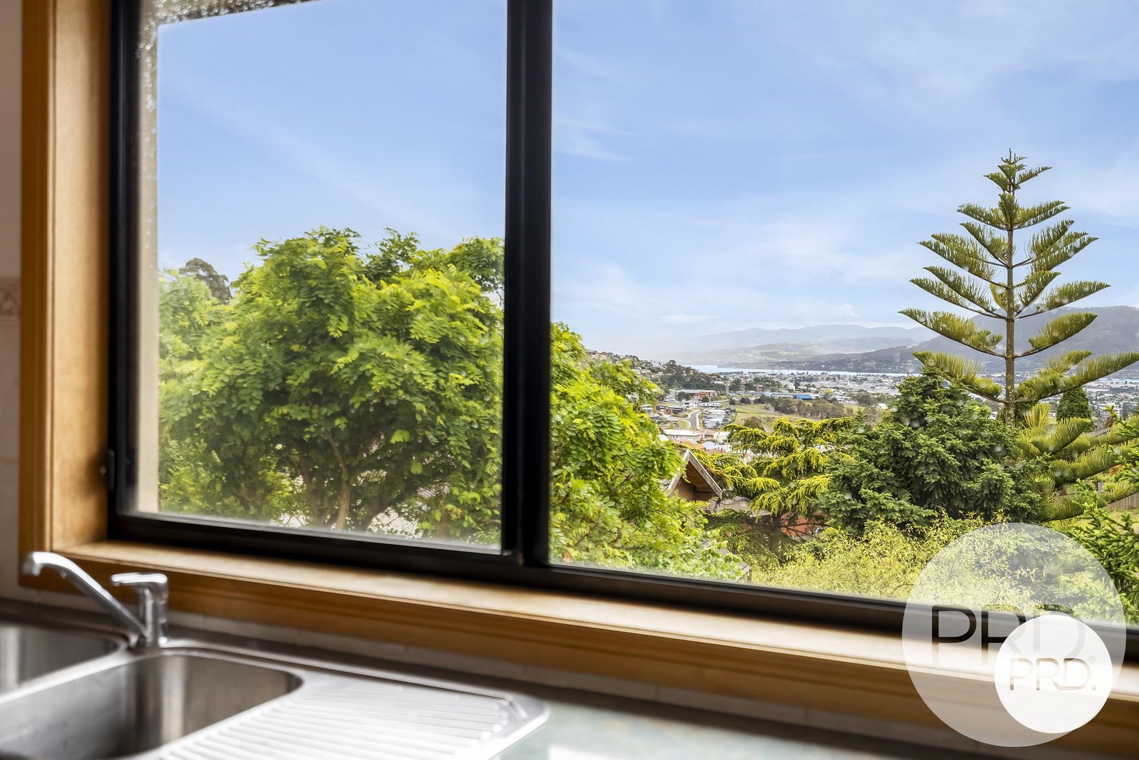 19 Keith White Crescent MOUNT STUART 10