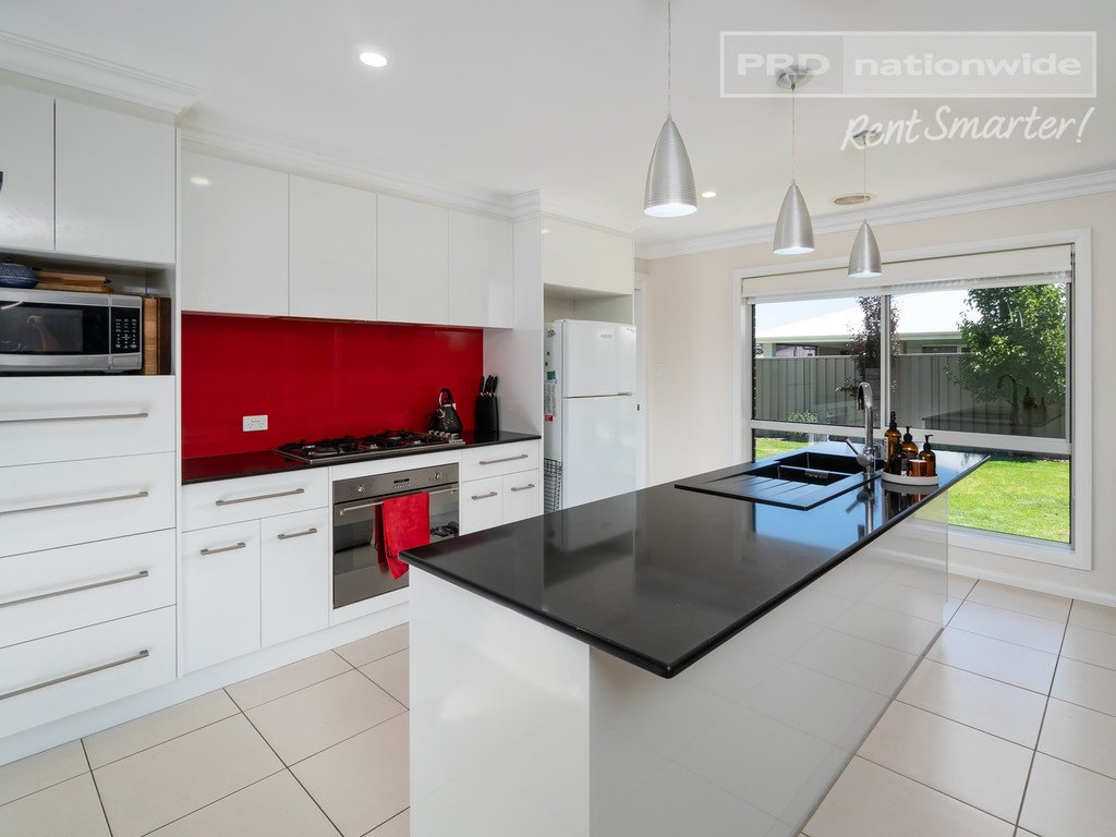 19 Kellerman Crescent BOOROOMA 6