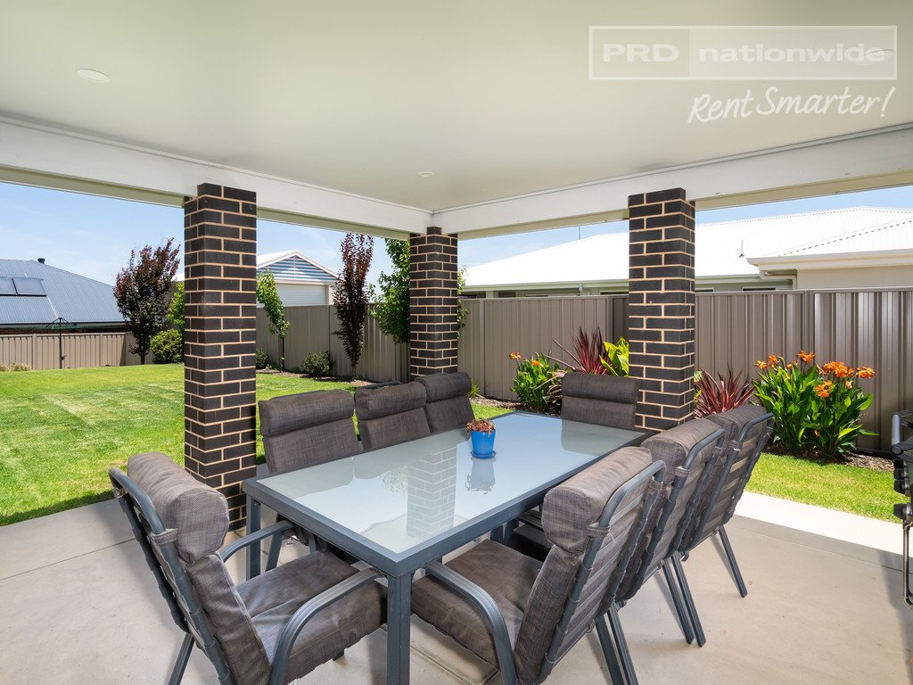 19 Kellerman Crescent BOOROOMA 10