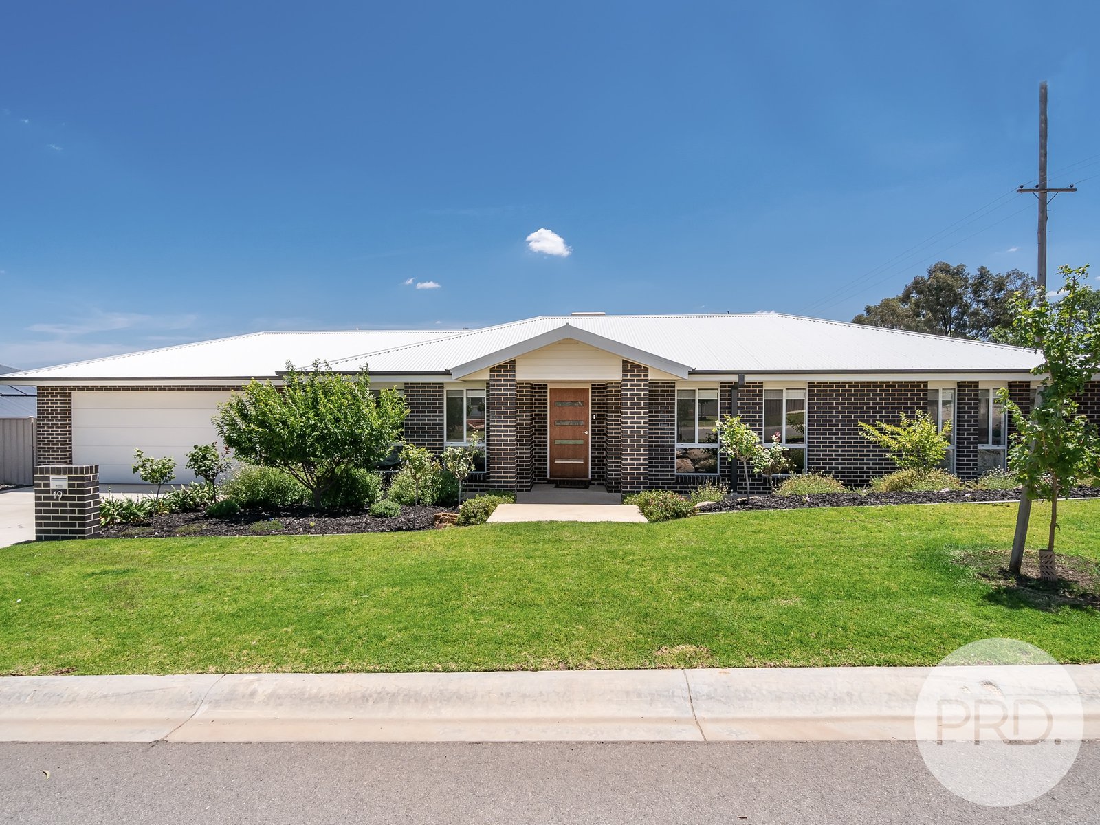 19 Kellerman Crescent BOOROOMA 7