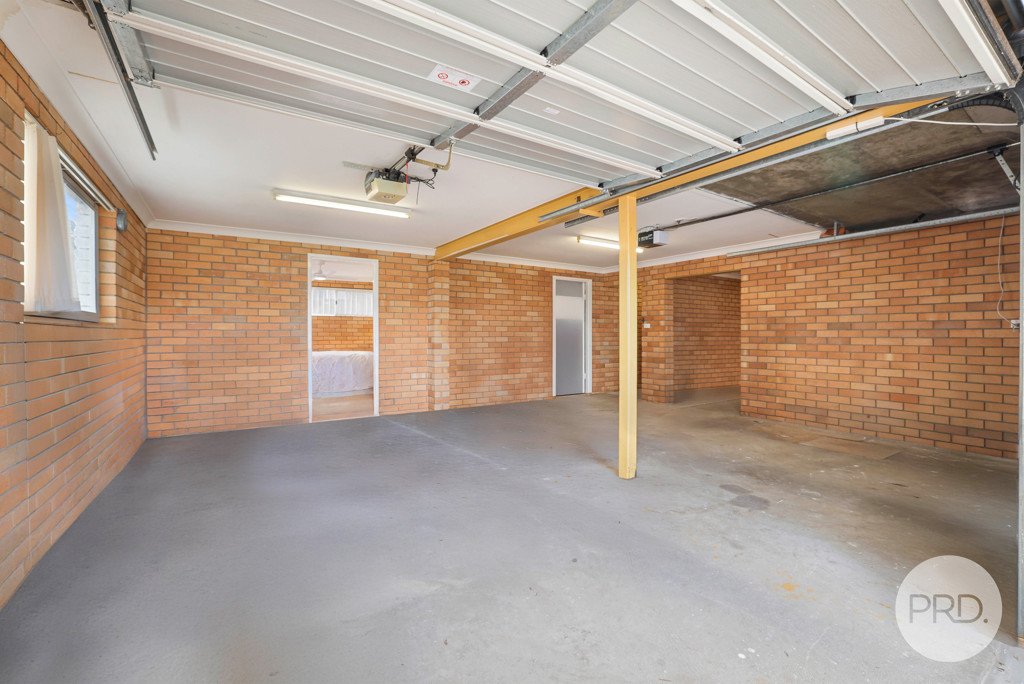 19 Kinarra Street TAMWORTH 9